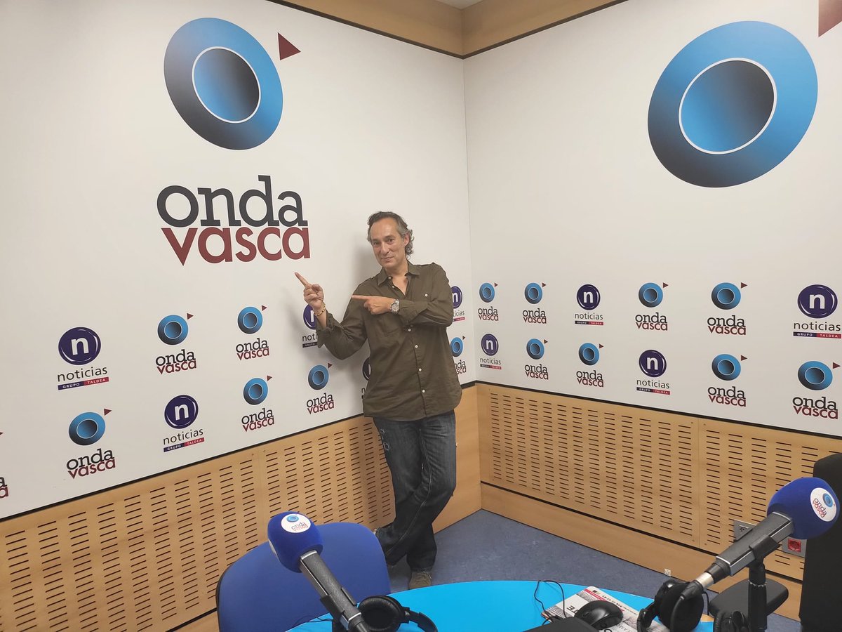 SantiInhumano's tweet photo. Esta tarde, en un ratito, en @ondavasca 
#Bilbao #odioelregueton #somos egeberos
@YofuiaEGB 
#RADIO #promo #labandadelcapitaninhumano #gira #35aniversario #santisanchez #OnFire # https://t.co/RgdeWLEvBq