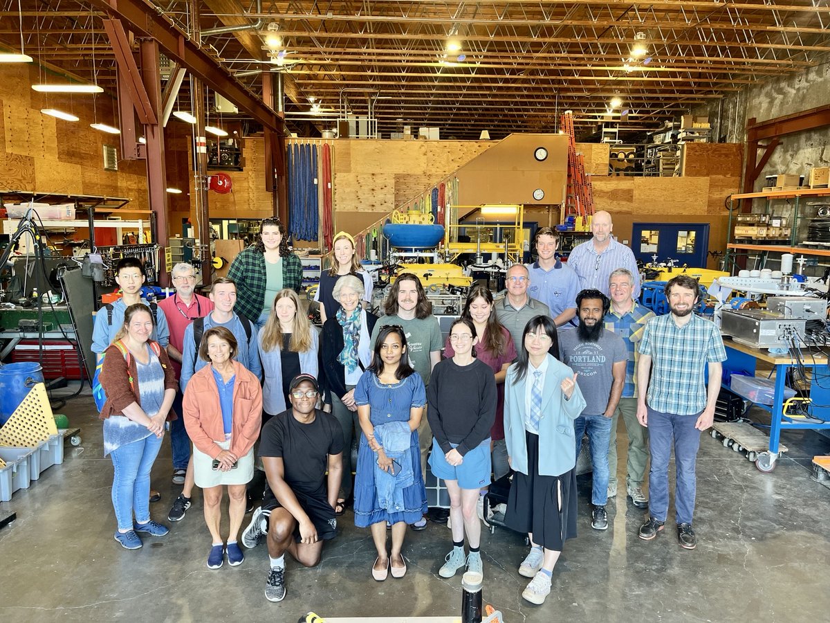 oceanobserv's tweet photo. Here's a group of happy participants nearing the end of their weeklong workshop learning about the AC-S and how to apply its data.  The group took some time to see how the AC-S is deployed on the Coastal Endurance Array. @NSF, #nsfunded, @OSUCEOAS, @ooifb https://t.co/yhqwqjjE39