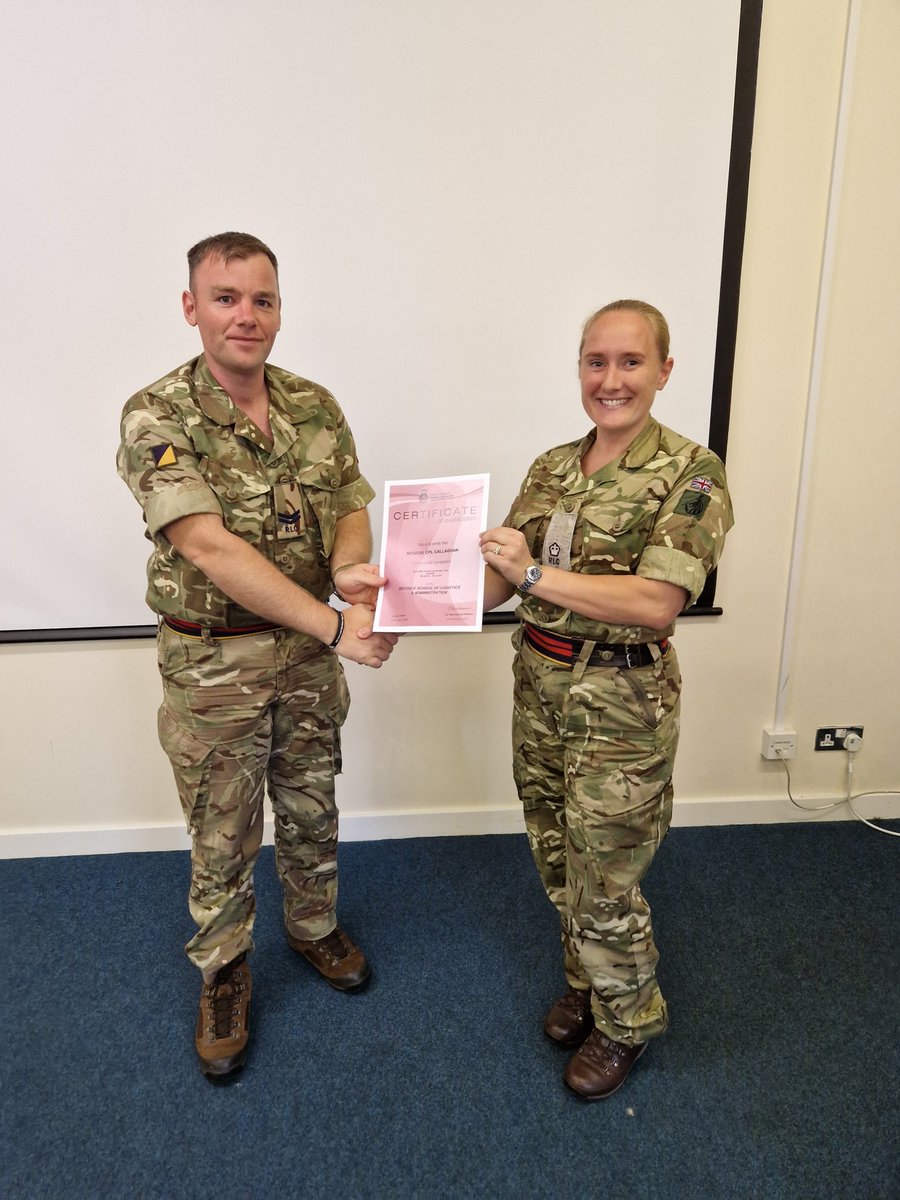 73_SQN_LSTW's tweet photo. Congratulations to Cpl Callaghan, LCpl Fox, Hobday and Laity from @165PortRegtRLC on completing their Class 2 Reserve Port Operator course today. Certificates presented by our OC Maj Mawbey. We look forward on welcoming you back in the near future.  👏 @UKArmyLogistics @CO_LSTW https://t.co/mdeMIoqlMj