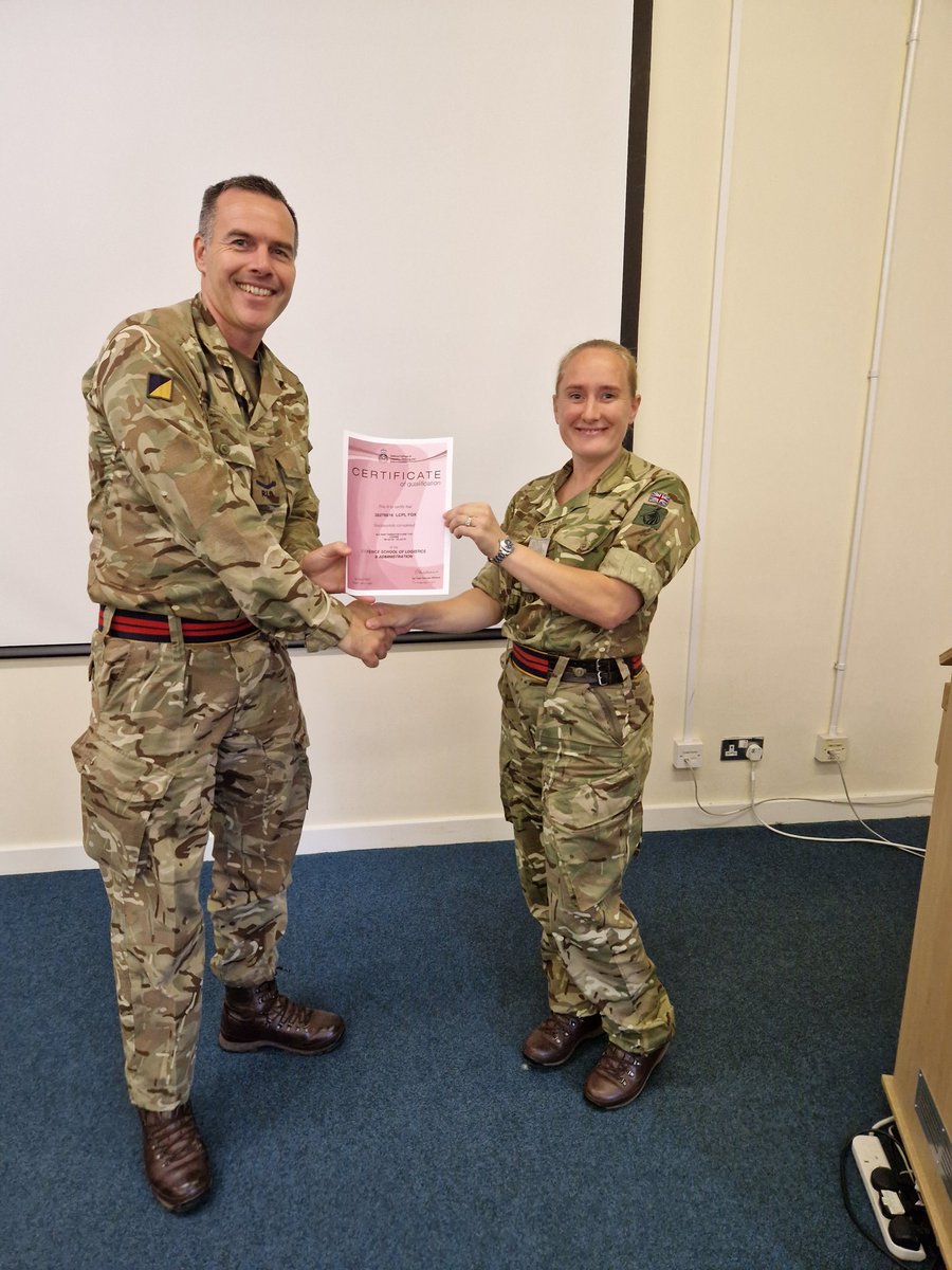 73_SQN_LSTW's tweet photo. Congratulations to Cpl Callaghan, LCpl Fox, Hobday and Laity from @165PortRegtRLC on completing their Class 2 Reserve Port Operator course today. Certificates presented by our OC Maj Mawbey. We look forward on welcoming you back in the near future.  👏 @UKArmyLogistics @CO_LSTW https://t.co/mdeMIoqlMj