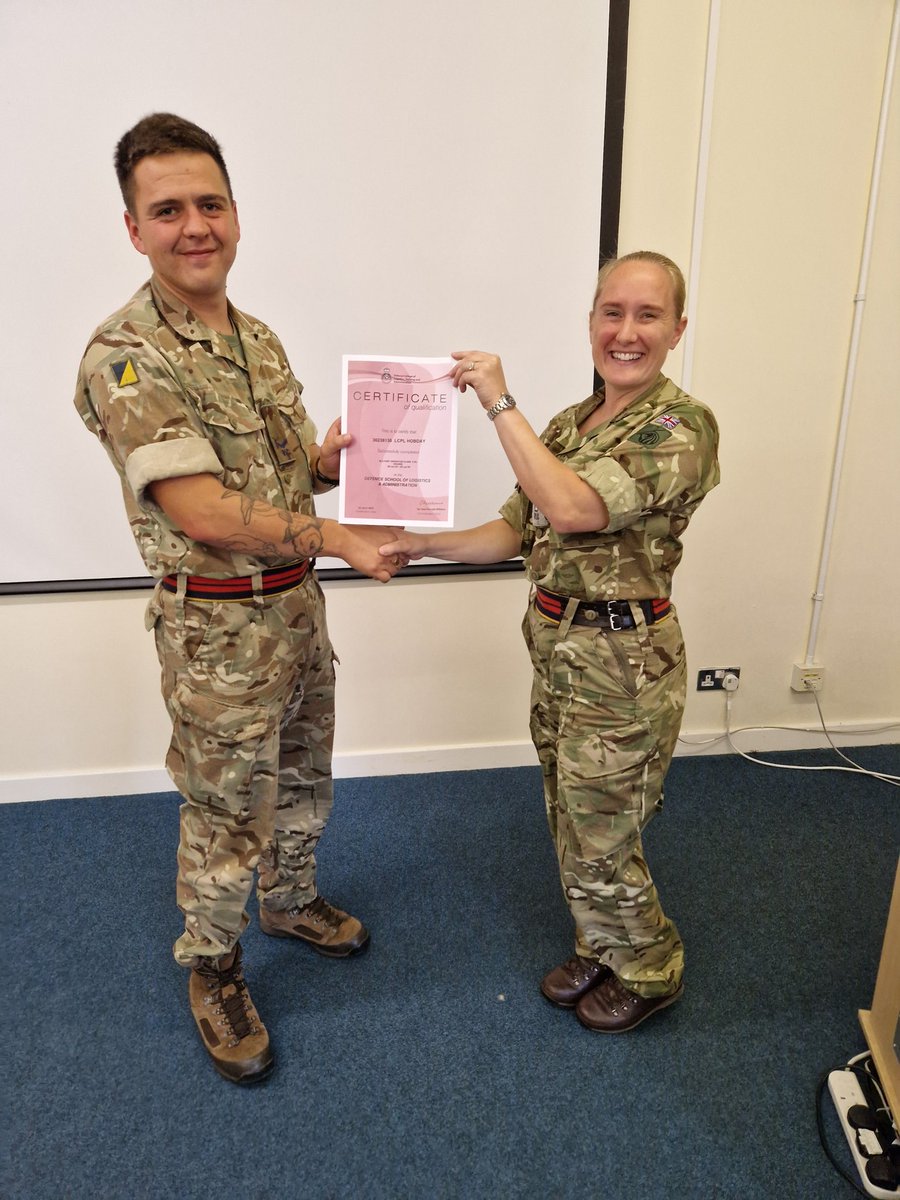 73_SQN_LSTW's tweet photo. Congratulations to Cpl Callaghan, LCpl Fox, Hobday and Laity from @165PortRegtRLC on completing their Class 2 Reserve Port Operator course today. Certificates presented by our OC Maj Mawbey. We look forward on welcoming you back in the near future.  👏 @UKArmyLogistics @CO_LSTW https://t.co/mdeMIoqlMj