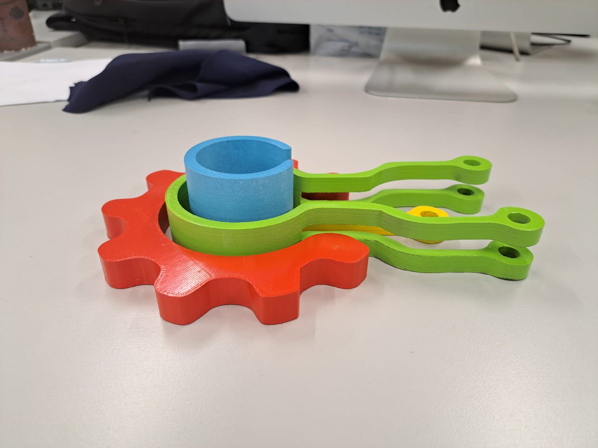 tmg_makerspace's tweet photo. Members busy making award sample for one of the business schools clients. Corporate gifts, prototyping services or even training is one way we support our makers by providing them opportunities to generate income while they are busy building their products and businesses. https://t.co/Iw14MpOrxU