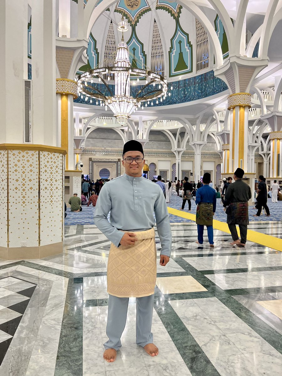 1000Fears's tweet photo. Hari ni kita tutup aurat 😂 https://t.co/DEj72i8lqm