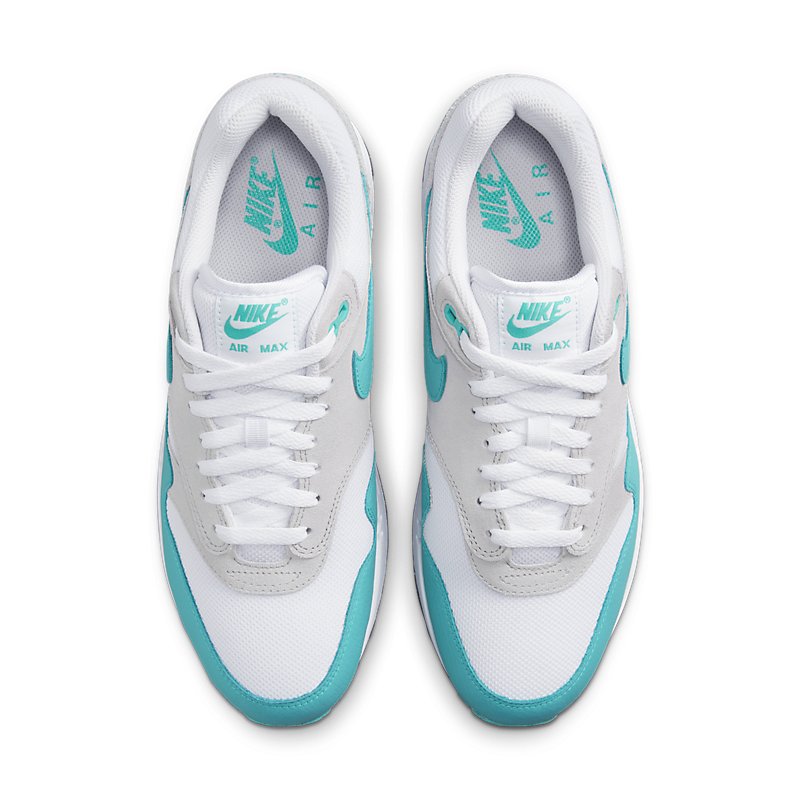 KicksFinder's tweet photo. Ad: REMINDER! Releasing at 10AM EST
Nike Air Max 1 "Clear Jade"

Sneaker Politics https://t.co/zCjab2I9DY
TAKOUT NY https://t.co/Rv3rRrf5LI
Extra Butter NY https://t.co/NS8B5faMdH
CNCPTS https://t.co/NO52lIHiwd https://t.co/QczvShPPe3