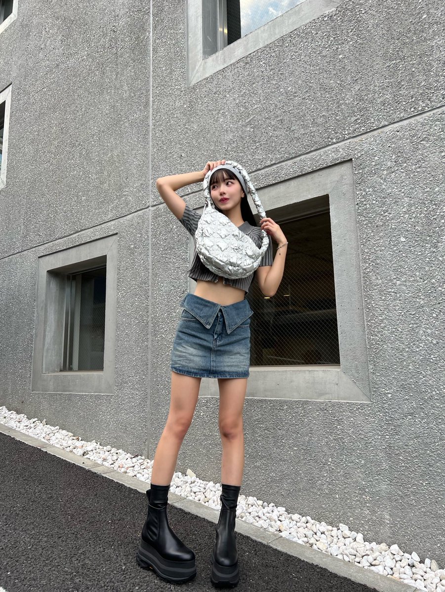 emk_oooo's tweet photo. 痩せたら埋もれてた脚が現れた🦵🏻！！
ずっと短いと思ってたけど。
ㅤ
痩せたら骨ストって最強だからよぉ🦵🏻 https://t.co/14mpk4nlXH