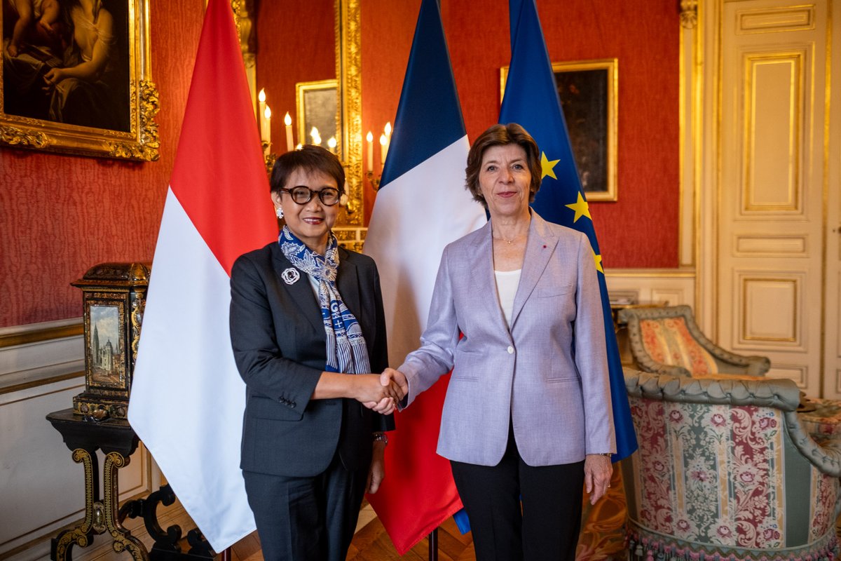 francediplo's tweet image. .@MinColonna a reçu son homologue indonésienne @Menlu_RI avant les consultations politico-militaires bilatérales avec @SebLecornu et @prabowo. Le partenariat stratégique entre la France et l’Indonésie se développe rapidement. Nous avons identifié des pistes de coopération