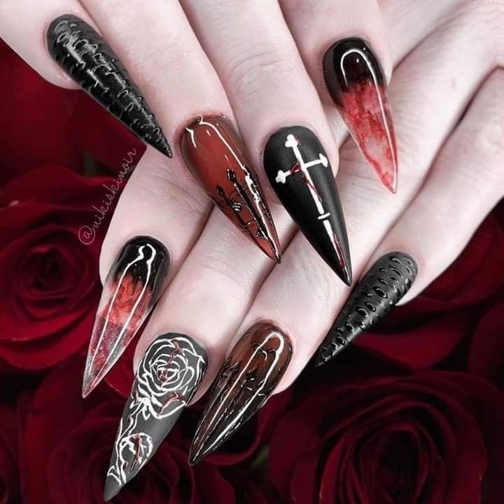 💅
#gothic #nailart