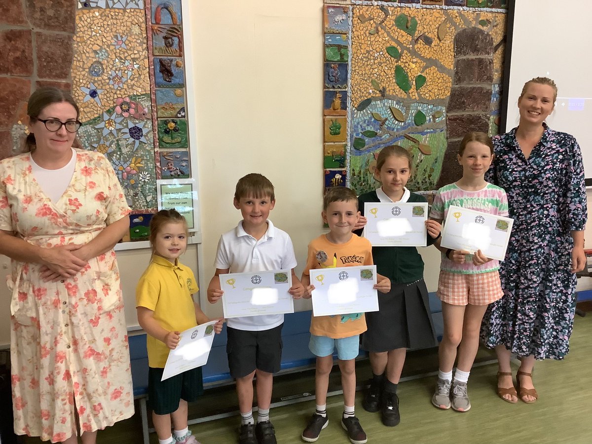 HighHamSchool's tweet image. A huge well done to these extra special house heroes who have earned the most points for their houses over the whole year, a tremendous achievement!