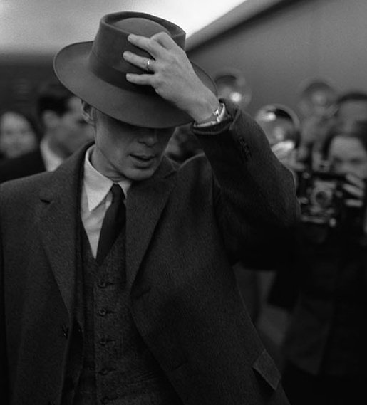 phonologists                        syntacticians