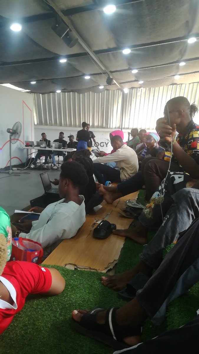 MrDarlionjerry's tweet photo. #Sharedeum
#ProofOfCommunity
@sharedeumfans
@sharedeum
Happening live in Aba City.
@ IG Hub 10 Calabar Street. https://t.co/D1rqamz7bc