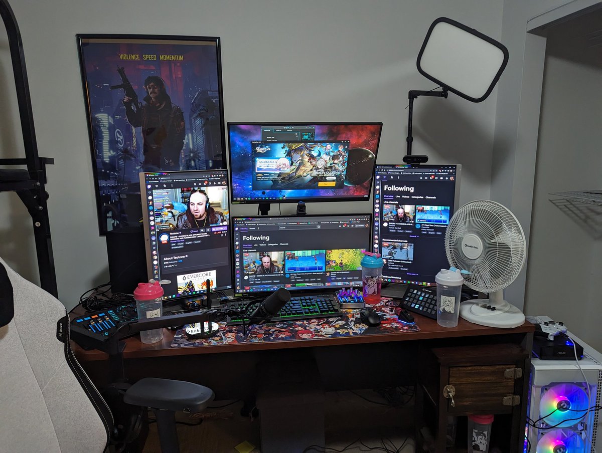 rixodream's tweet photo. @Tectone Cup next to fan and mic lids are in the wash. Men of culture will know. https://t.co/bF7UyMPpQi