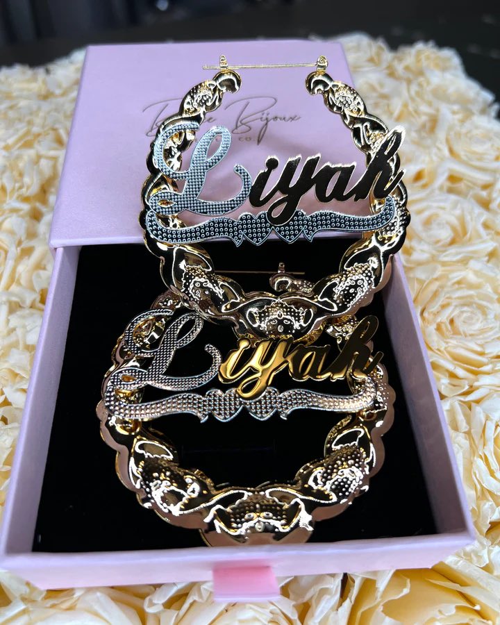Raychelle_Obama's tweet photo. 💕40% Off All Nameplates &amp; Earrings Until Midnight! | No Code Needed💕
https://t.co/e1Z0AY1Vhi https://t.co/2IQcl89Gxo