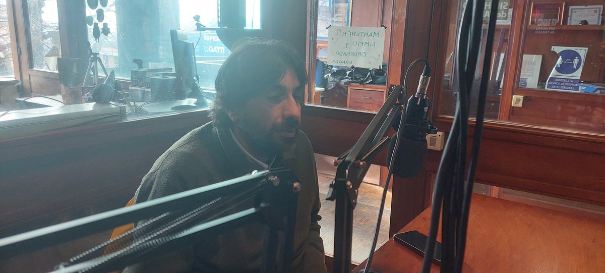 EL PERIODISMO EN RADIO 1470 AM RADIO CRISTAL DEL URUGUAY AHORA EL INTEDENTE INTERINO DE CANELONES MARCELO METEDIERA