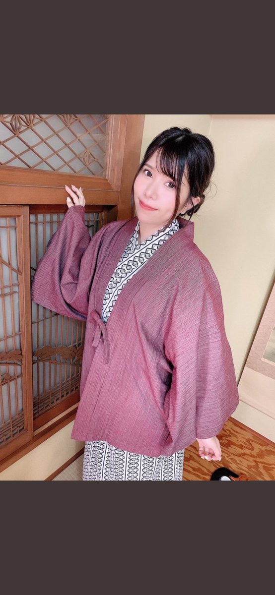 mirageasty's tweet photo. 1日1ユリちゃん
今日は何の日？
7月21日…
ナニの日らしいので、今夜のオカズ🤭

#黒江ユリちゃん https://t.co/1SbYH2nWJy