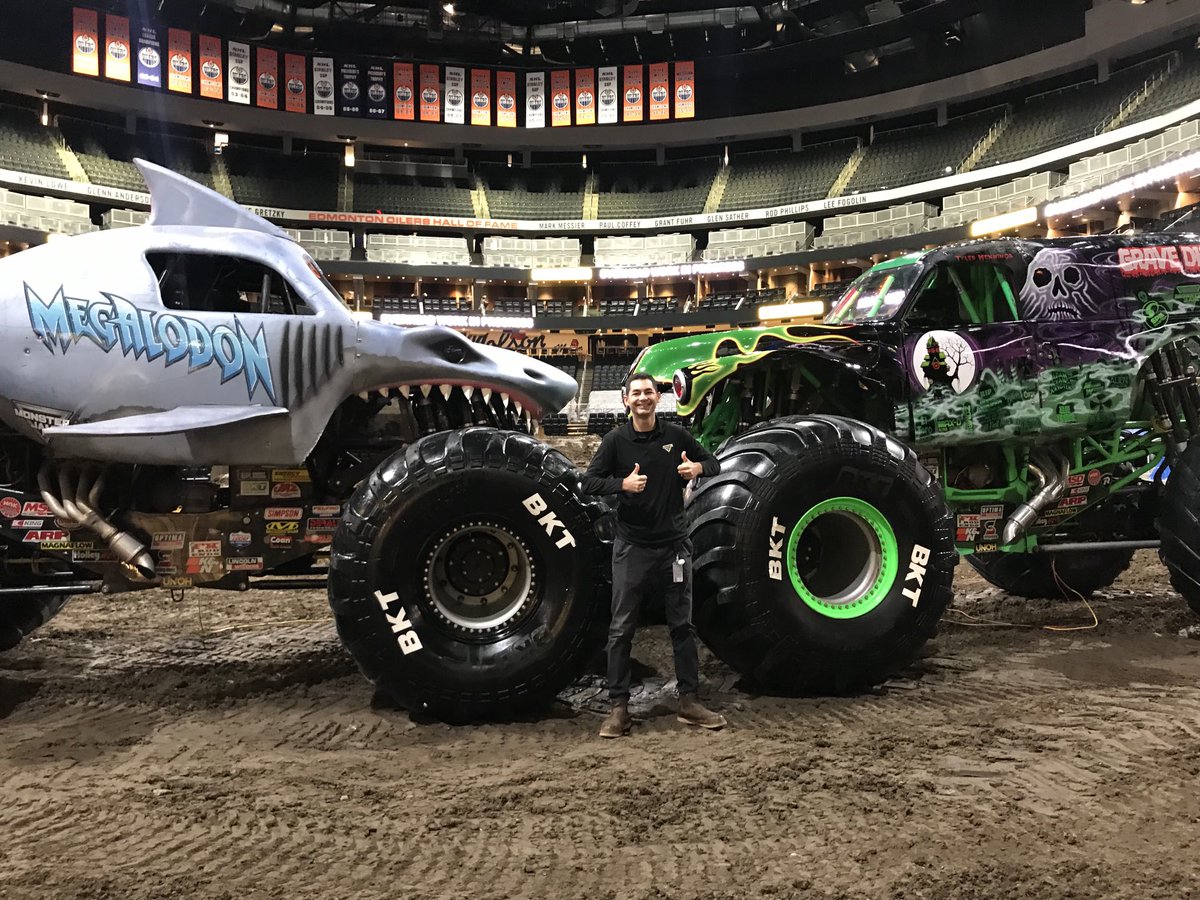 knako's tweet photo. I’m at #monsterjam Juan Cruz is tour manager https://t.co/QRhPLtIMfx