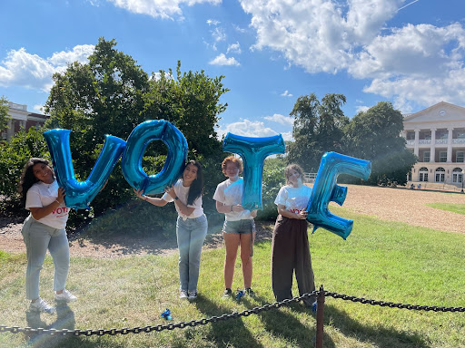 CivicInfluencer's tweet image. For many, college orientation is a rite of passage. It also gives our CIs a chance to talk to their peers about the importance of voting.

It costs us less than $2 to engage one soon-to-be-college student. Your donation makes a difference.

#genzvotes 

secure.givelively.org/donate/civic-i…