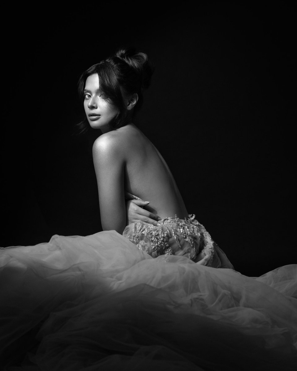 ShowbizBanter's tweet photo. BIANCA IS BIANCA

King of Talk Boy Abunda believes Kapuso Prime Star #BiancaUmali is one of the very few celebrities who are fearlessly fashion forward. 

Tomorrow at the #GMAGala2023, 
@bianxxxxxa will again bedazzle everyone with her unmatched beauty and elegance. https://t.co/lpu299GXFG