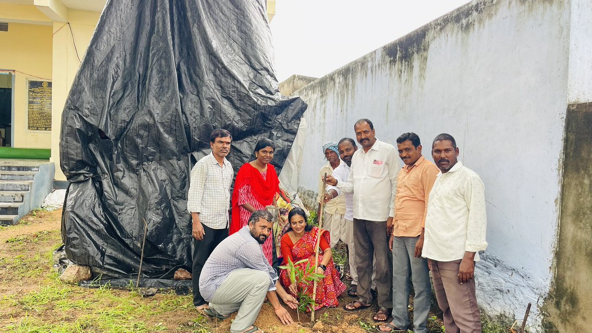 CMR_INC's tweet image. 👉Correction of voter list  submission by our Anganwardi teachers.
👉9th phase #Harithaharam planted saplings at our Veterinary hospital compound along vt Doctor garu,staff &amp;amp; Upa-sarpanch and members.
👉inspected the areas which is causing damage due to Heavy flow of rain water.