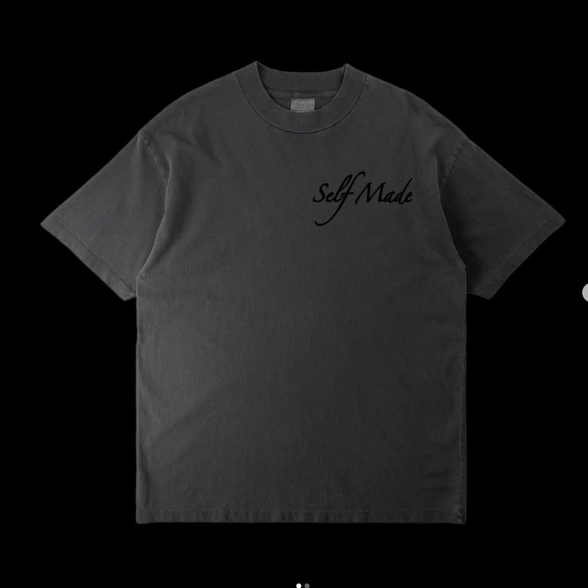 SelfMadeClo's tweet photo. Our first-ever tweet! Inspired by Chicago's very own Virgil Abloh, we started making clothing to keep the legacy going. Check out our new t-shirt sample, and let us know what you think! 
#chicago #virgilabloh https://t.co/5SHlga4LJo