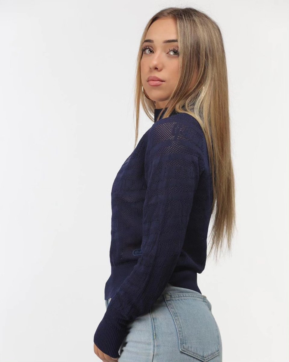 LetsVanquish's tweet photo. 🤩✨ @marinaGLara2002, embajadora de @GStarRAW, presentó la nueva colección de la marca de indumentaria.
La gimnasta olímpica e influencer brilla con lo último de la marca “Denim”, a través de la nueva colaboración gestionada por #Vanquish.
#LetsVanquish https://t.co/Uoc5CtOHdA