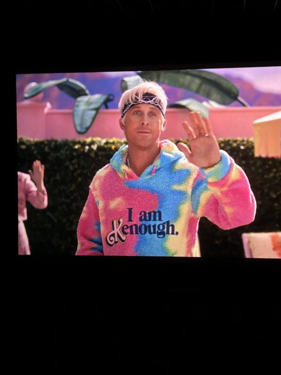 #BarbieTheMovie minor spoilers
-
-
-
-
So when are they going to start selling this hoodie as merch?? Because I will be buying it within seconds