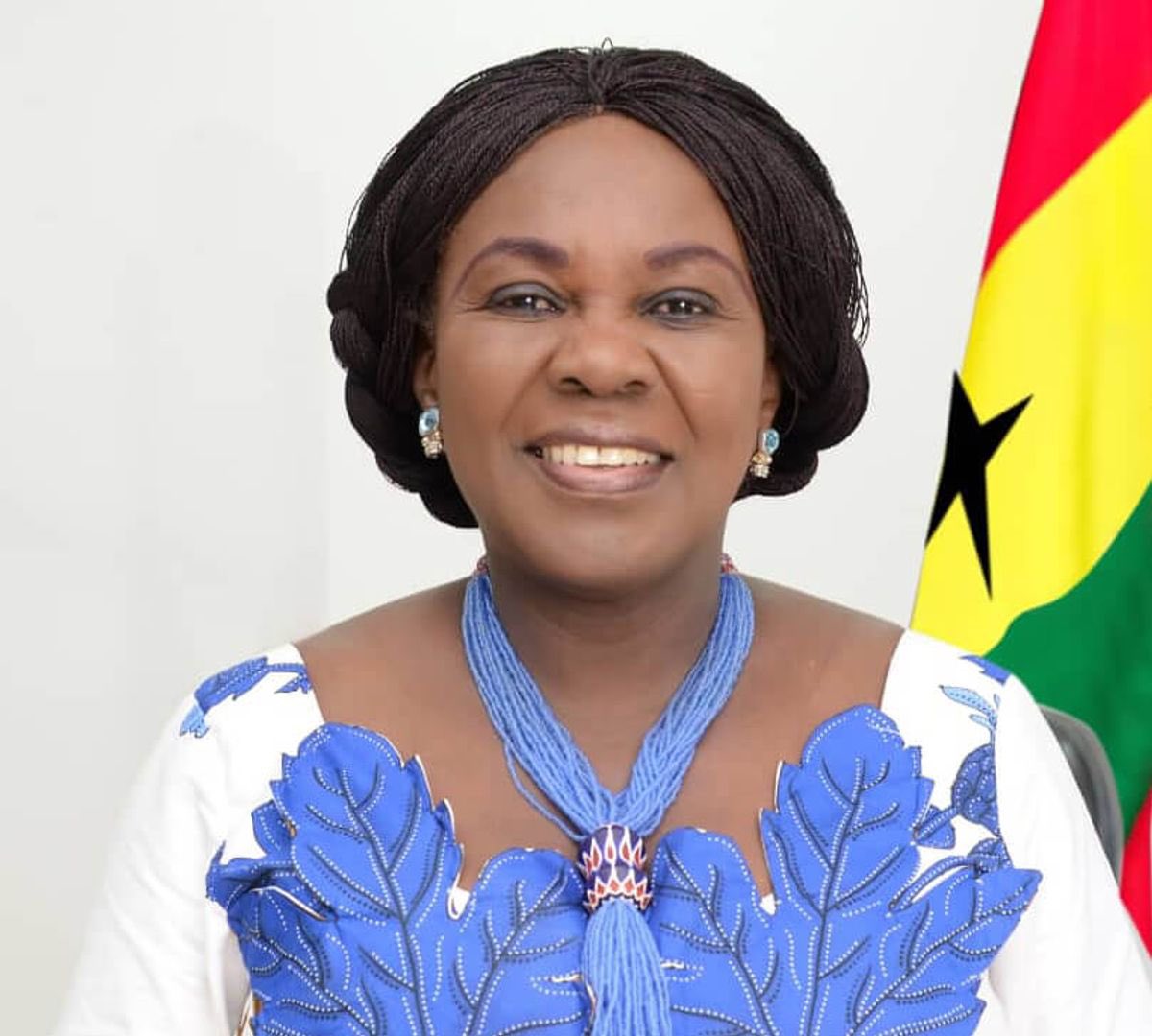 imredhunter_'s tweet photo. If Cecilia Dapaah had $1 million, €300k, & over GHC 100 million at home, just Imagine how much is hidden in the vault of Akufu-Addo, Bawumia and co! #CriminalElement https://t.co/5agxg27Btf