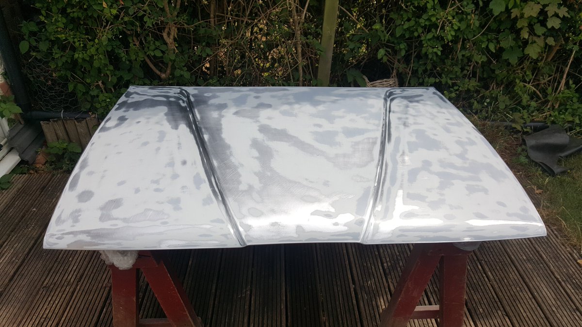 motoringguruUK's tweet photo. You may recall I resprayed the 33 bonnet in Sept' 21, and as a rush job, it soon reacted, and has upset me ever since?
Anyway most spare time over last 5 weeks has been doing a better, almost bare metal job. #Alfa33 
#PrayForPaint https://t.co/djIo95qC9a