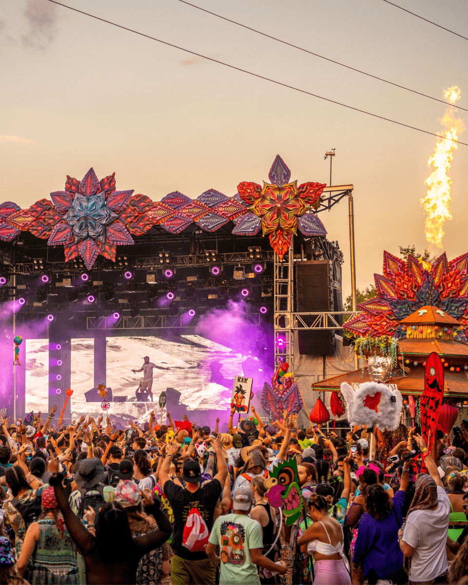 elementsfest_'s tweet photo. Last Chance! ๐จ Get your #EMF23 passes now before the price increase TONIGHT if you haven't already! Our favorite time of the year is only 20 days away ๐ Share the excitement and tag a friend who needs to be there with you! https://t.co/o44LaFRVtS
