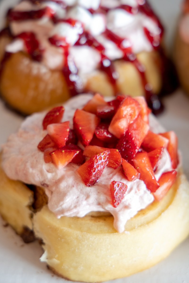 Rolling into the premiere like a true pink princess! 🎀💕✨
A cinnamon roll with raspberry frosting &amp; strawberries is the perfect way to celebrate this magical moment.