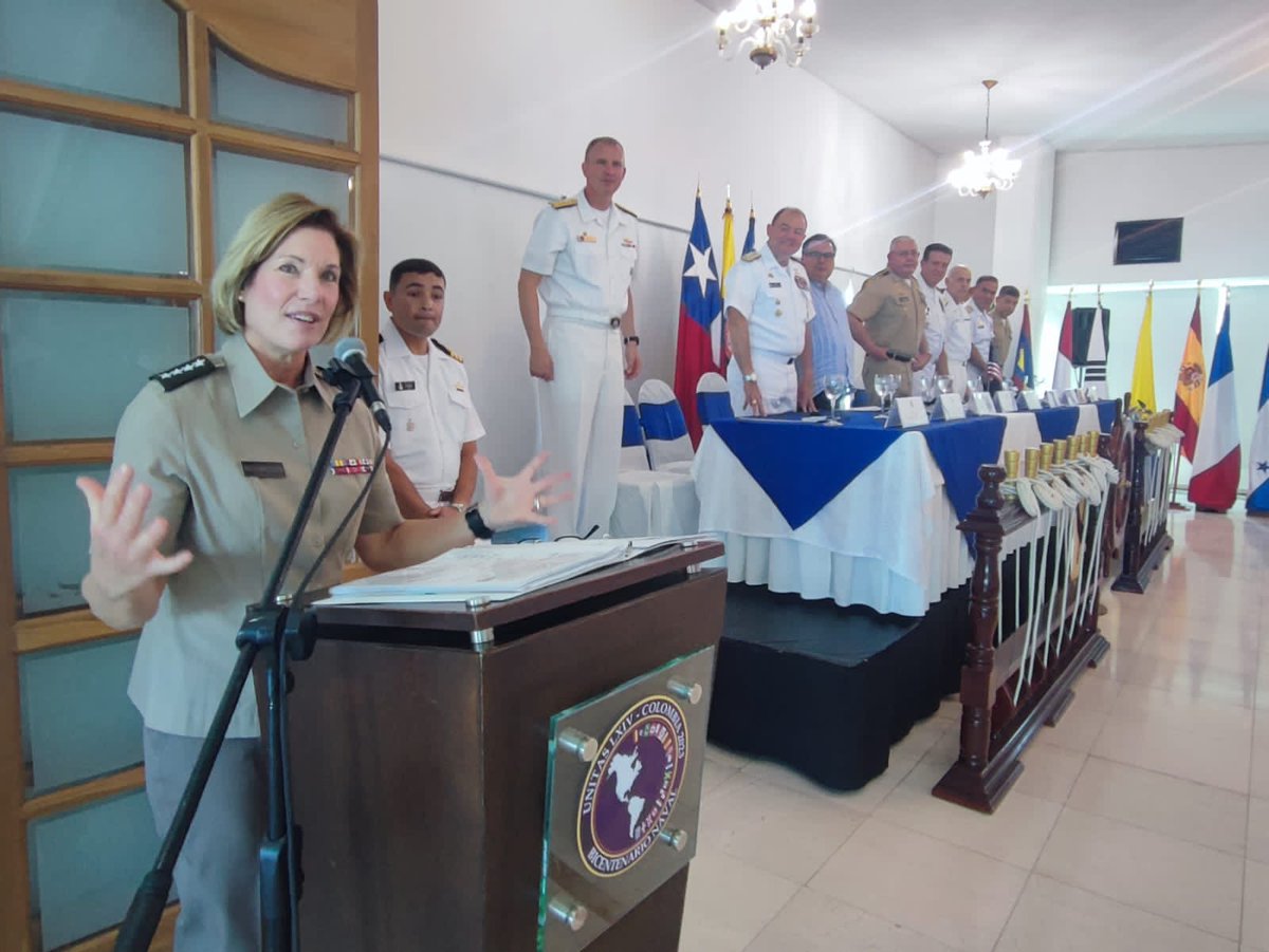 COMANDANTE_ARC's tweet image. Con un exitoso balance hoy en #Cartagena finalizó #UNITASLXIV. En nombre de los #MarinosDeColombia que integran la @ArmadaColombia agradecemos a los más de 20 países que por 11 días desarrollaron ejercicios de entrenamiento y cooperación multinacional en aguas del #MarCaribe.