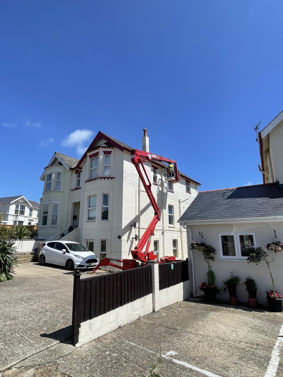ipsiow's tweet photo. Internal valley gutter outlet clearing by IPS in Shanklin 📍

Their purpose is to collect rainwater or melting snow and direct it into the regular guttering system, ensuring proper water flow and prevent water damage.

Call us today  📞 01983 866830

#gutterrepairs #isleofwight https://t.co/raBzAxUMrY