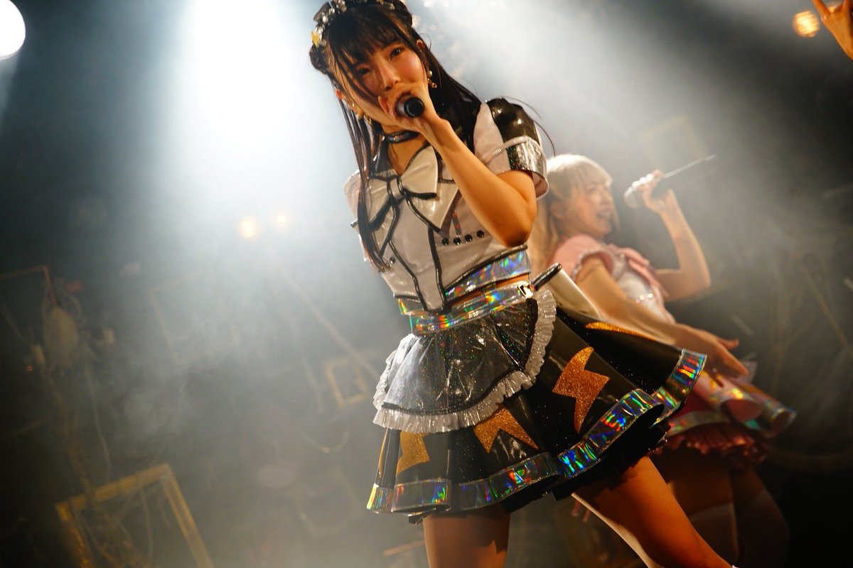RISA_memesama's tweet photo. #トリリオンゲーム ドラマのライブシーンで歌っていた2曲のライブ映像が！新たに公開されました〜〜〜💕 https://t.co/QXjJtLqGTY