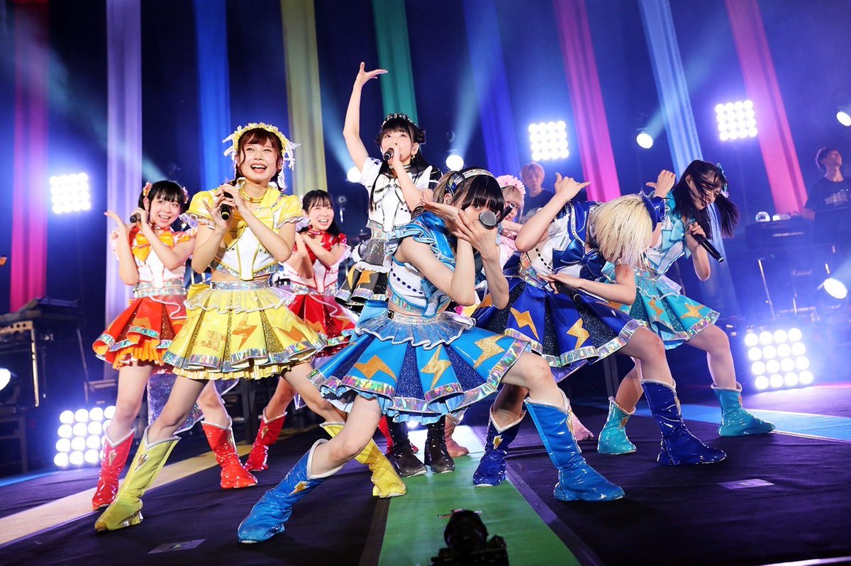 RISA_memesama's tweet photo. #トリリオンゲーム ドラマのライブシーンで歌っていた2曲のライブ映像が！新たに公開されました〜〜〜💕 https://t.co/QXjJtLqGTY