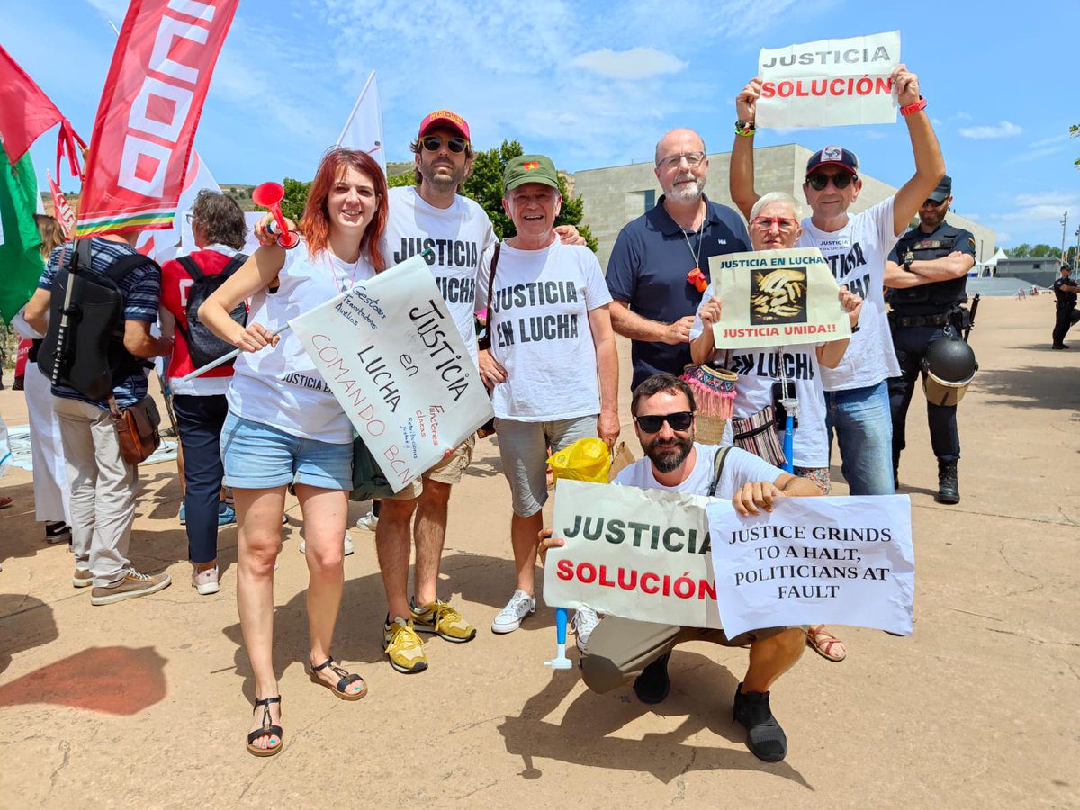 21.07.23. Logroño. Europa escucha. Que Justicia sigue estando en lucha!!!!!!!! Y hasta donde haga falta!
#JusticiaSolución
#JusticiaEnLucha
@pilar_llop 
<a href="/justiciagob/">Ministerio de la Presidencia, Justicia y R. Cortes</a> 
<a href="/dreynders/">Didier Reynders</a>