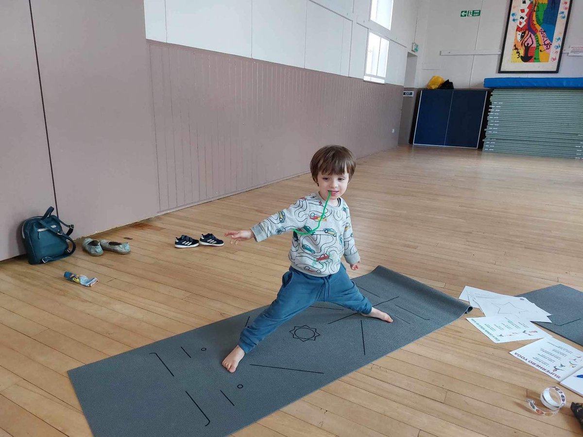 DgcLearning's tweet image. 🪄Recently at our ‘ Mindful Magic Sessions’ we were discussing emotions &amp;amp; how different emotions make us feel.
😎 Come along and join in the fun… Monday‘s~10am Castle Douglas Community Centre. All free. 📷
📢 Contact Kirsty.Tomlin@dumgal.gov.uk for further details

#mindfulmagic