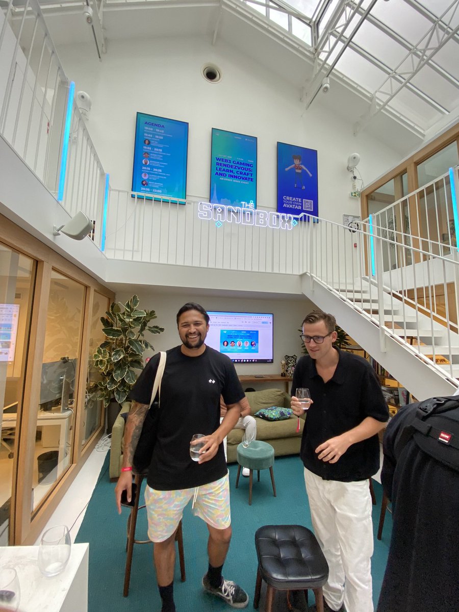 Chefs in Paris at <a href="/TheSandboxGame/">The Sandbox</a>  office, catching up with some of the brightest minds of the ecosystem like <a href="/viewfromhk/">Robby Yung ⦿⦿⦿</a>