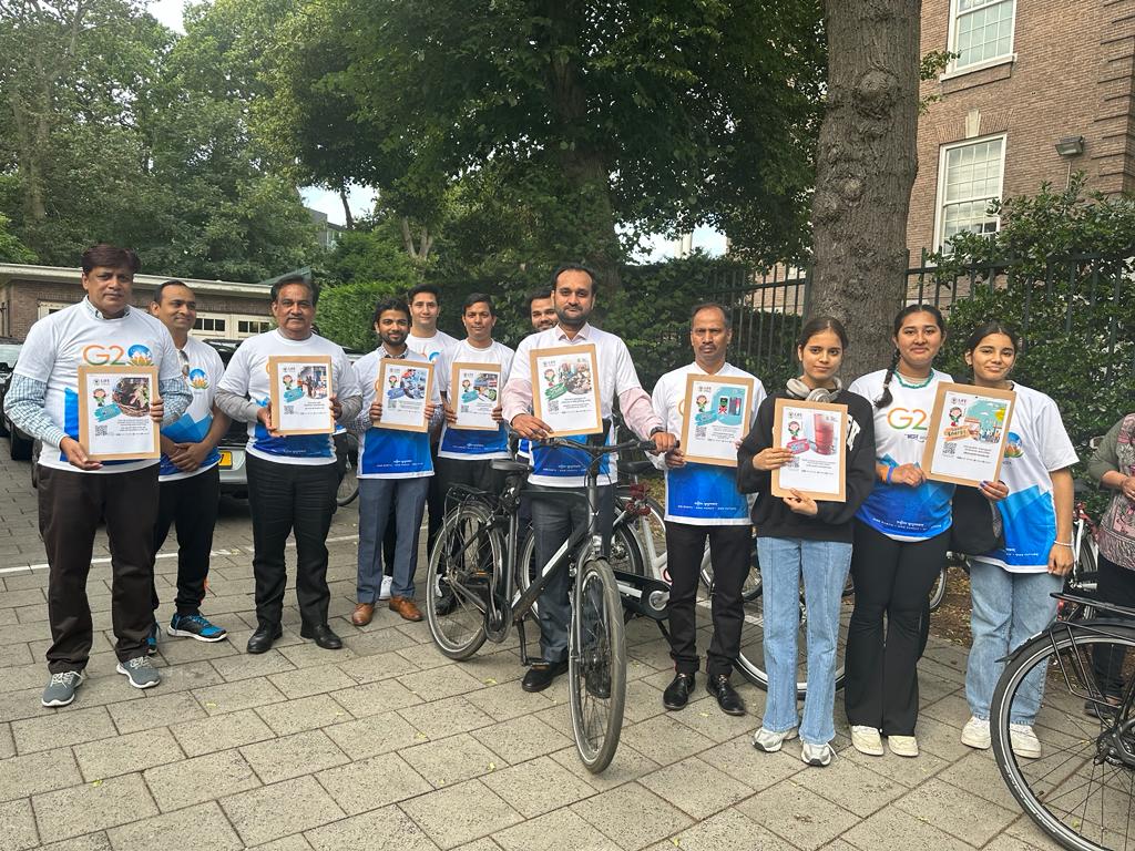 IndinNederlands's tweet image. We appreciate @BYCS_org &amp;amp; @BYCSIndia for their support to the event. Thanks to participants for their #ProPlanet action. The rally flagged off by Amb @reenat_sandhu followed a picturesque route from the Embassy to the #Scheveningen Beach. @moefcc @g20org