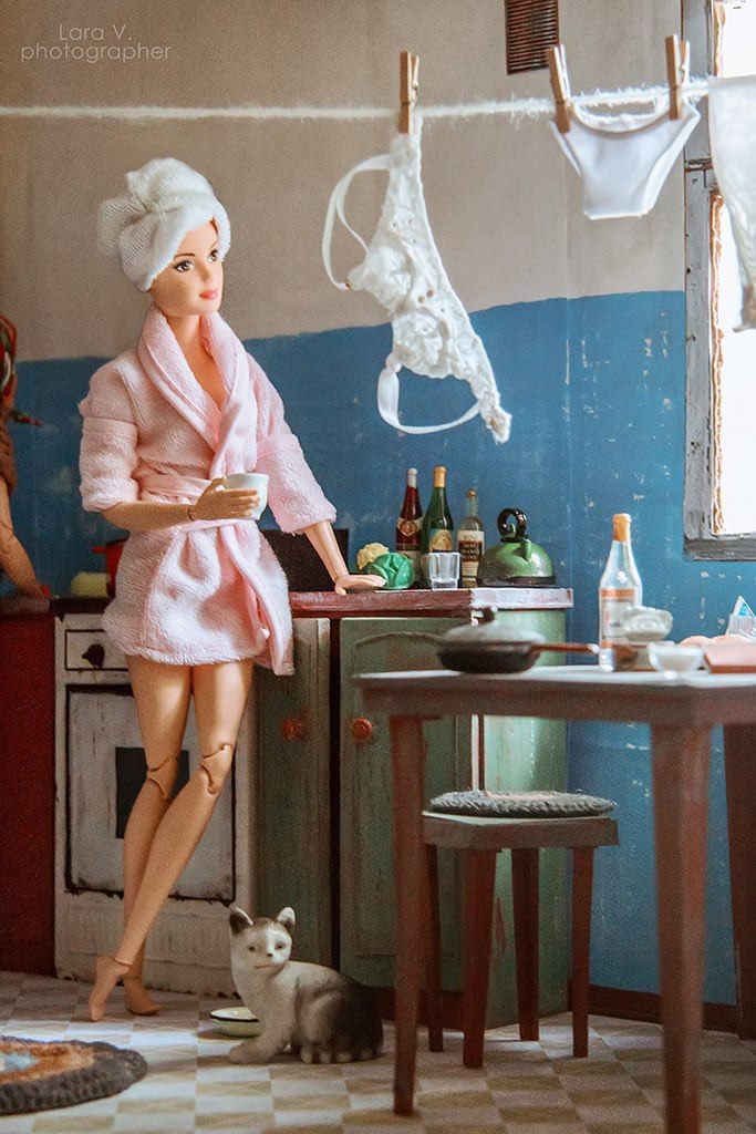 ianbremmer's tweet photo. barbie (and ken) in the soviet union,
by lara vychuzhanina https://t.co/fBXWavIh6i