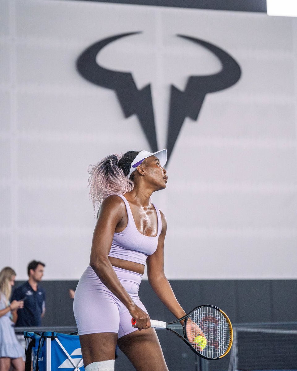 RT @TheTennisLetter: Venus Williams is practicing at the Rafa Nadal Academy https://t.co/zM3M6lLmT2
