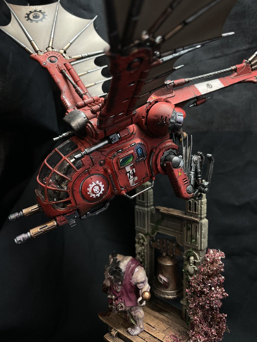 Setomidor's tweet photo. @warhammer It’s not a bird, it’s not a plane. It is a bird plane. https://t.co/XDdxZuO9vR