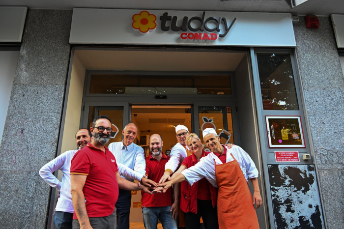Tuday — la nuova insegna della prossimità urbana di Conad — arriva anche in zona Buenos Aires a Milano, in via Benedetto Marcello 19. ...
.
#agroalimentare #attualitàmilano #conad #corsobuenosaires #enogastronomia #foodmilano #milanoattualità

gazzettadimilano.it/food/tuday-con…