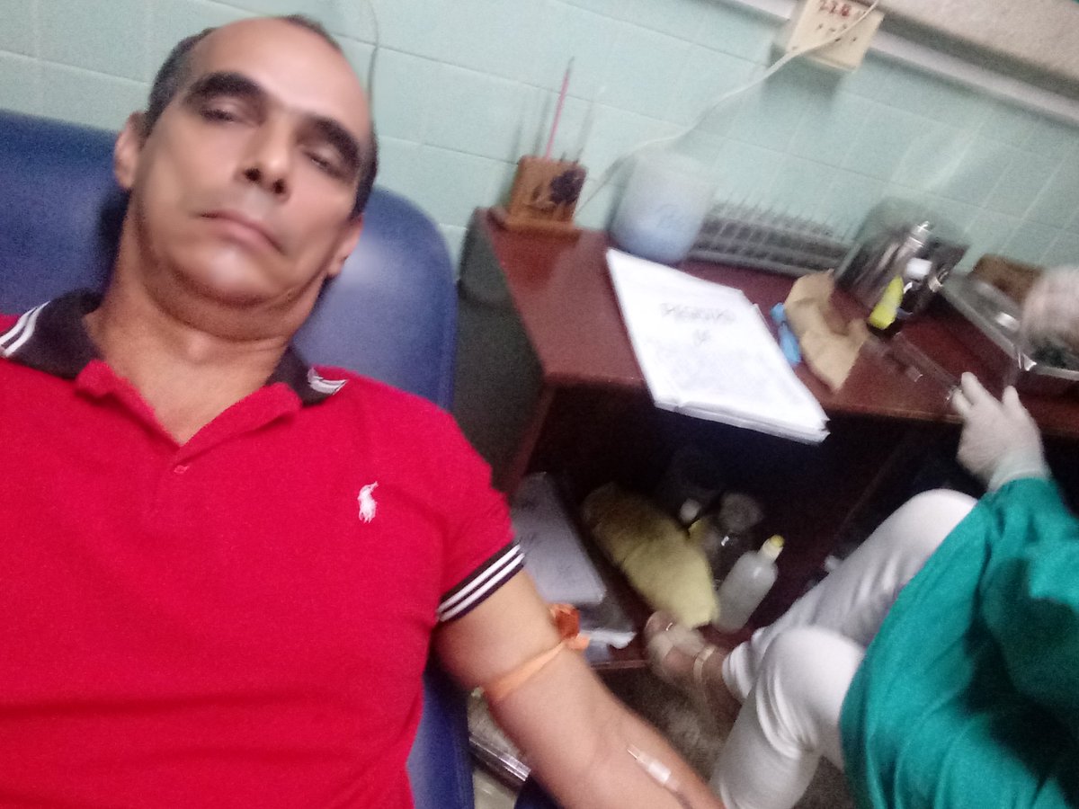 YTapiaValido's tweet photo. Homenaje al 70 Aniversario del asalto a los cuarteles Moncada y Carlos M. De Céspedes. Aporte de sangre voluntario y luego en el acto municipal. Gloria eterna a sus mártires!!! @dpsCiego #LatirXUn26DeVictorias #Cuba https://t.co/2t9EbJ9A55