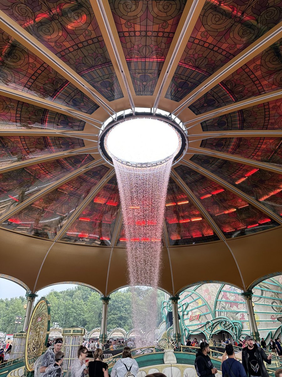 David_McNeill's tweet photo. It’s a good Friday @tomorrowland 🤩 https://t.co/GiYmhn54eW