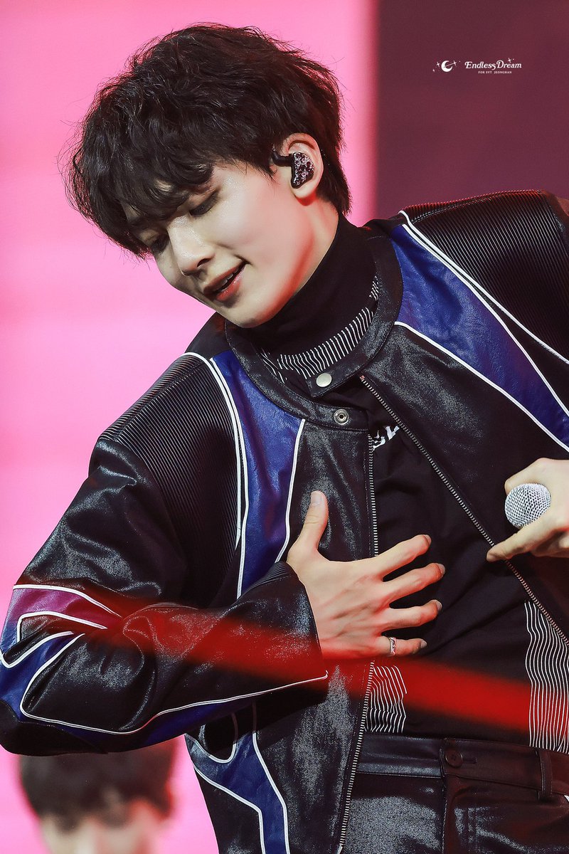 WOAH THIS YOON JEONGHAN 😵💫