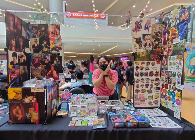 hello! i forgot to mention but im here at KOMIKET Iloilo w  ^^)// we'll be here from July 21-23 at the Northpoint Activity Center SM City Iloilo  Our table name is WONDERPETZ and we're near bread basket ^^)// COME SAY HI!!! 