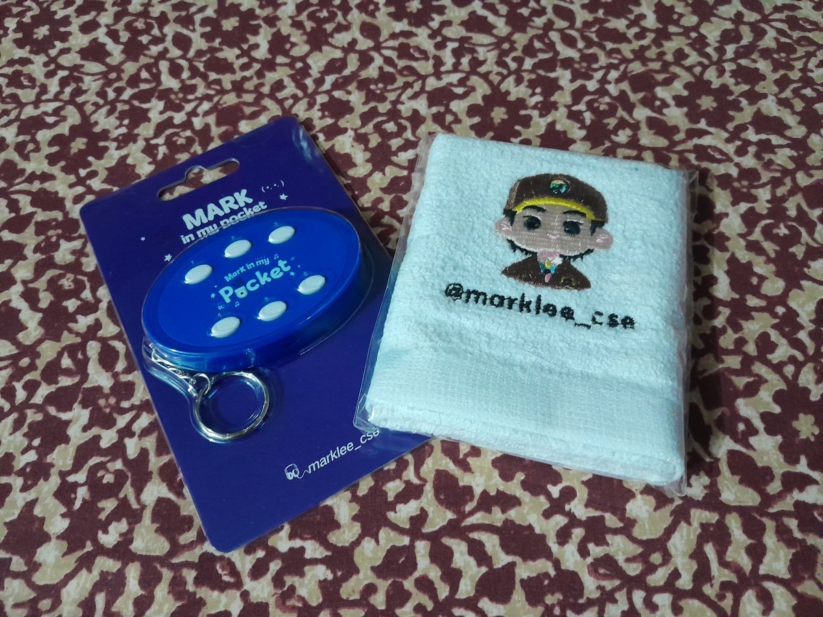 fearlessbbh_'s tweet photo. jgh from work, drained but something came out of the mail today 🥺 will make sure to press these buttons to my highest and lowest point of life. goodluck nalang kapag napindot siya sa lrt1/lrt2. Thank you e again  @marklee_cse 💙 

to more with you. #MarkInMyPocket https://t.co/Q1z4w3gemo