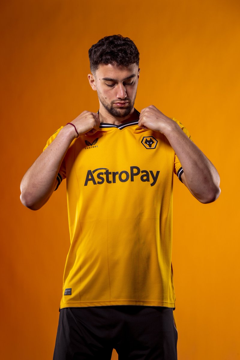 It's here and it's perfect 😍 We're now giving you the chance to win a full 2023/24 Home kit! 

To be in with a chance of winning, all you need to do is follow <a href="/Young_Wolves/">Young Wolves</a>, like, RT and comment your chosen kit size! ✨

Winner contacted directly on Friday 28th July 🐺