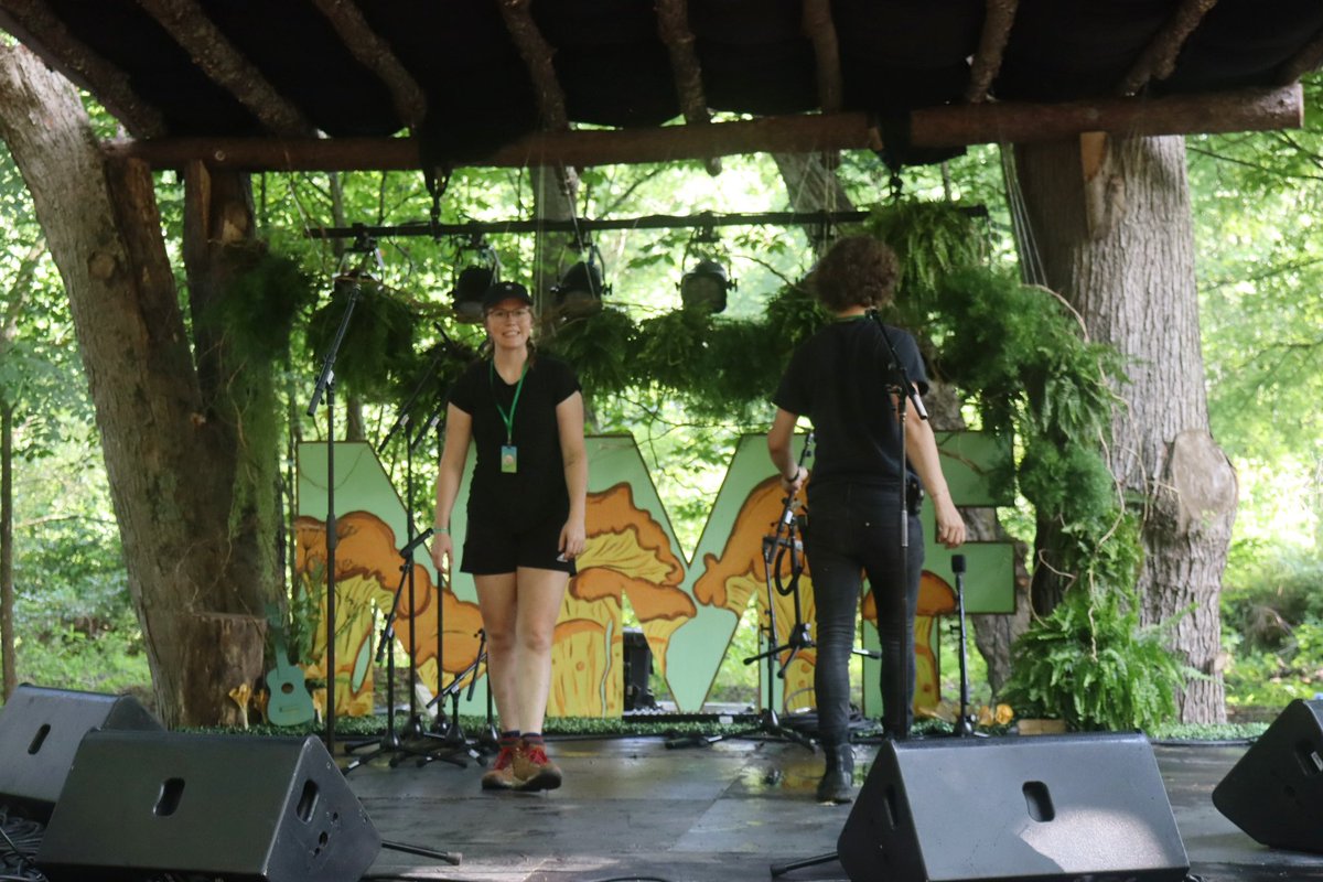 Putting the finishing touches on the Creekside Stage @NelsonvilleFest — 
Excited for these amazing artists we have performing today: 

Hearts Gone South (1p)
Sierra Ferrell (2:30p)
FERD (4p)
Free Range (5:30p) 
Charlotte Cornfield (7p)
Jesse Daniel (8:30p) 

#NMF2023