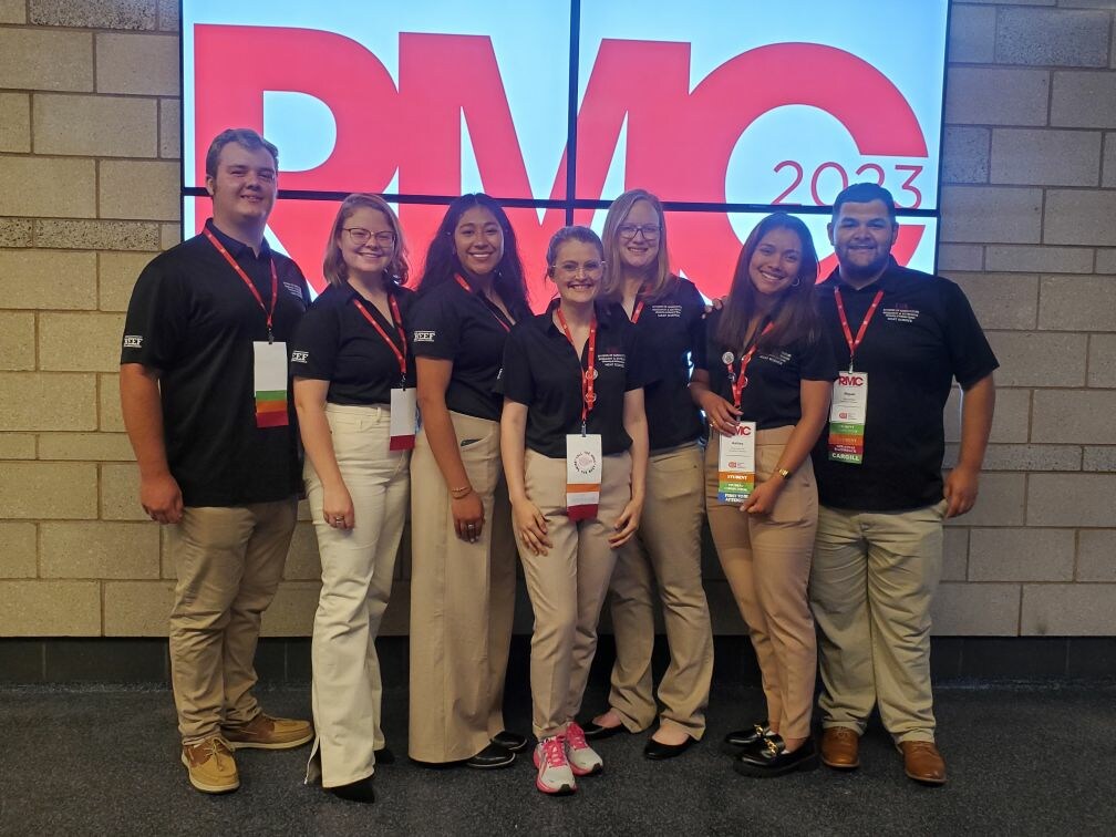 Students in #AnimalScience, #FoodScience & #PoultryScience presented research & won awards at AMSA's Reciprocal Meat Conference; quiz bowl team top 15, & profs in animal & poultry science presented: shorturl.at/aeDST 👍 #MeatScience #AgFoodLife