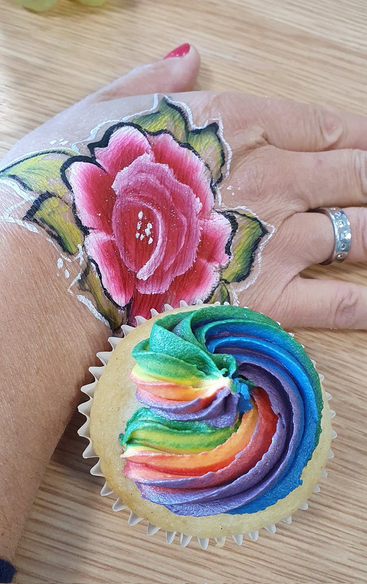 franmayes's tweet image. Great to join in with all the celebrations at our #Newcastle office today in advance of tomorrow's Northern Pride 2023 🌈 Wishing all those joining in the parade and fun including our @irwinmitchell colleagues a fabulous day! #IMEqual  @PIandMedNeg @